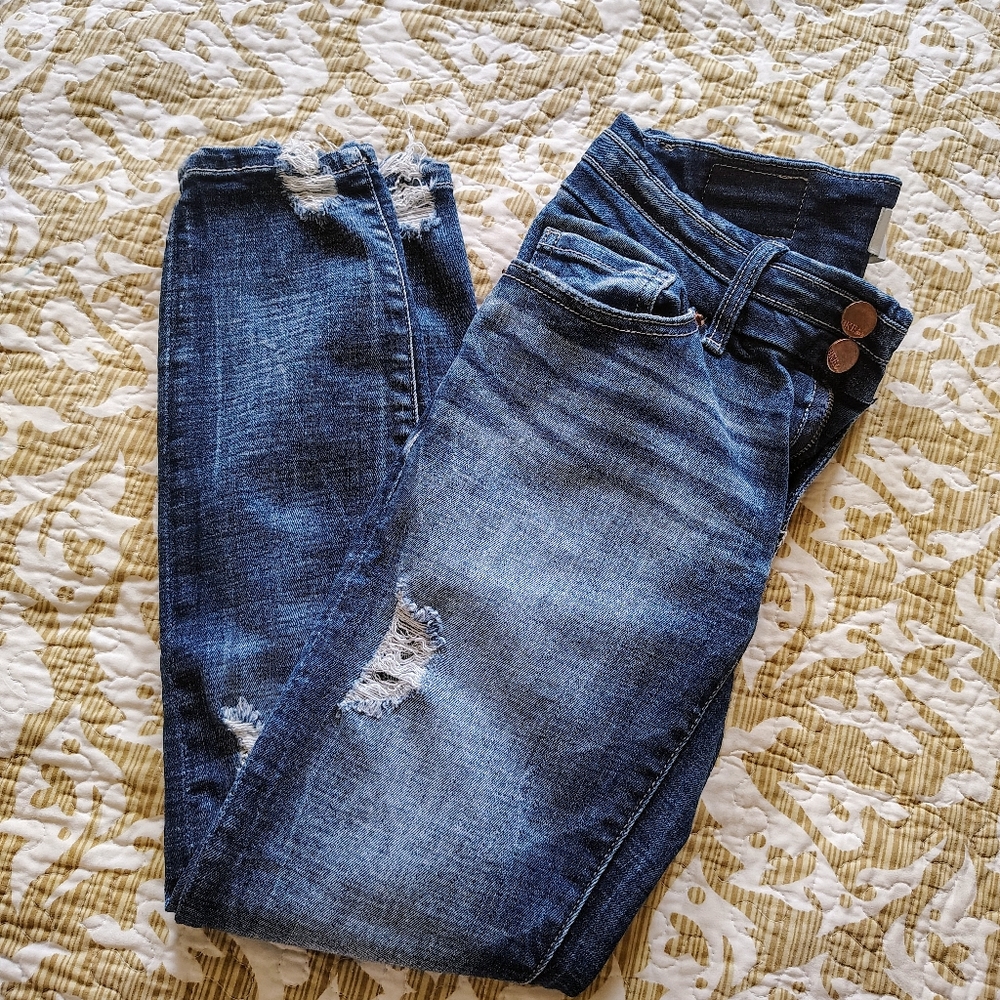 BKE Stella Distressed Jeans